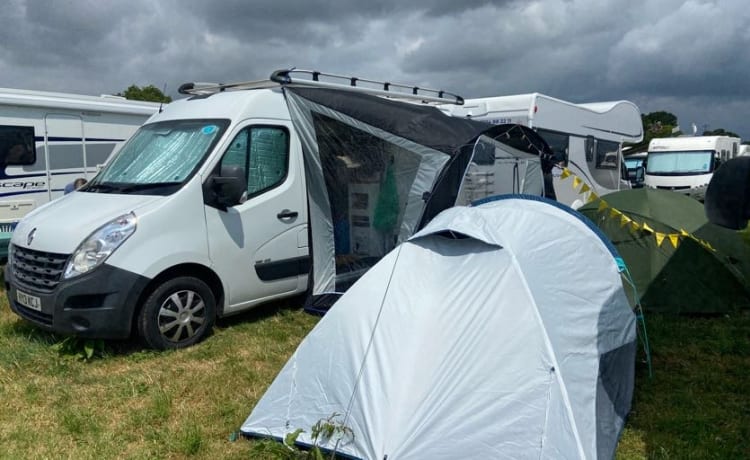 Hybbie – Hybbie the Off-Grid Stealth Van