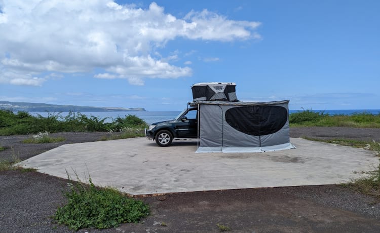 Le flamboyant  – Mitsubishi Pajero 4 -- Réunion-eiland