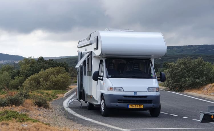 Truus ons vakantiehuus – Spacious family camper Fiat Ducato