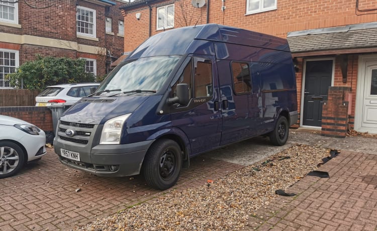 Chip – 2-persoons Ford campervan uit 2007