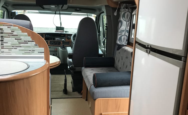 Comfy Camper – Bürstner Delfin 625