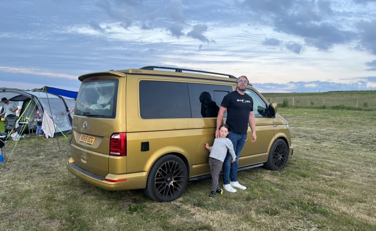 Goldbug – 4-persoons Volkswagen campervan uit 2019