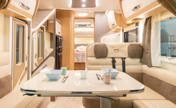 Arcka – Nieuwe, luxueuze camper 5 slaapplaatsen 2021 