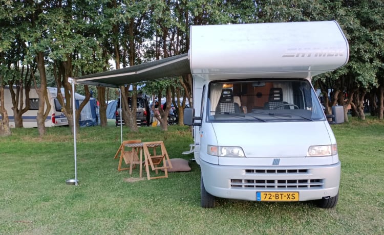 Hummer 2  – Leuke Hymer camper voor nieuwe avonturen.