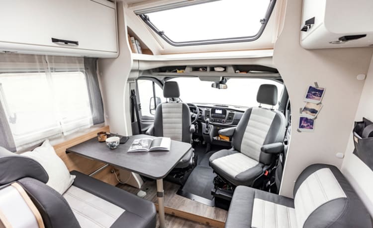 T690 – New Sunlight T690c semi-integrated camper 4 pers. Mj24