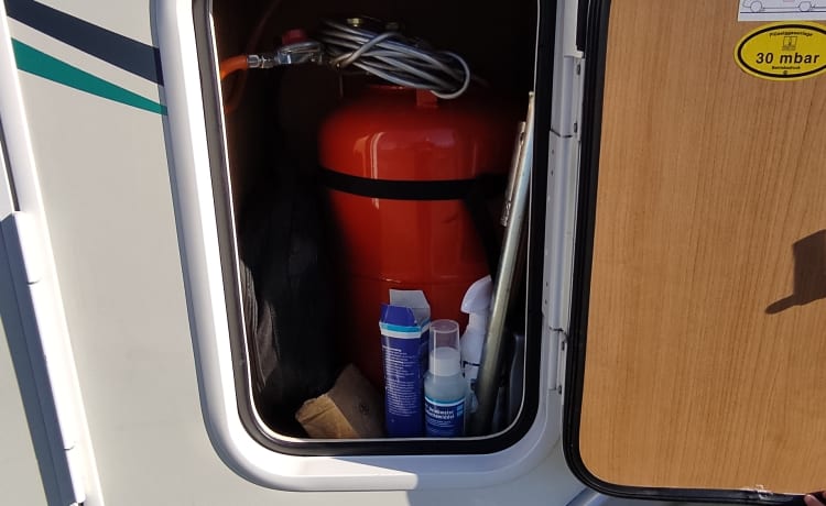 Diesel de roze schaats (kids zijn creatief 😄) – Camping-car alcôve 6p confortable et complet