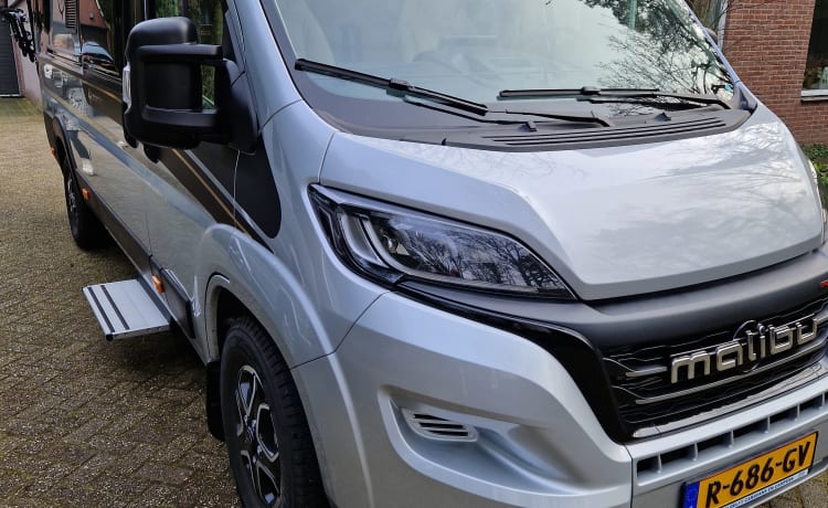 Luxe Malibu buscamper uit 2022 voor 2 pers