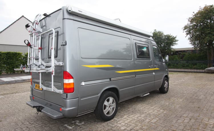 Neat 2p. Mercedes Sprinter with XL fixed bed and strong 120 HP 5-cylinder