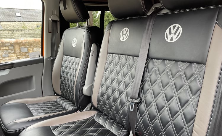 Tango – 4-persoons Volkswagen camper uit 2012