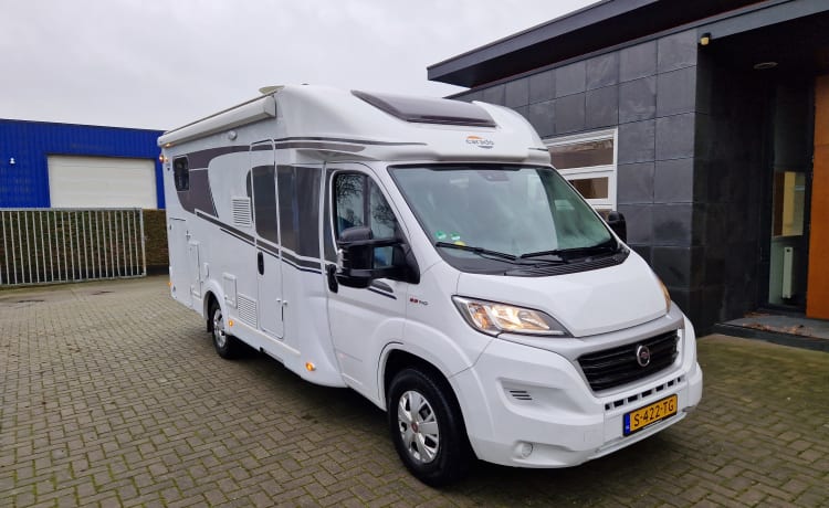 Carado T338 - Ruime en luxe 4 persoons camper