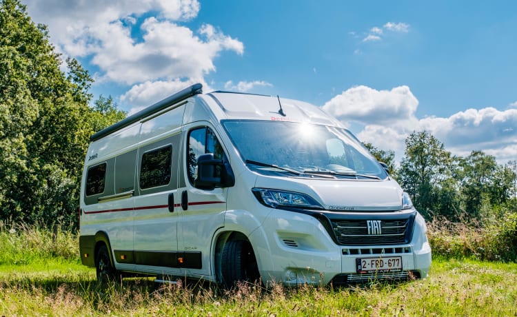 YOUR MOMENTS Vanlife  – Escape to nature with our luxurious off-grid camper bus 