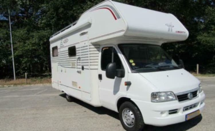 Camping-car soigné et bien entretenu