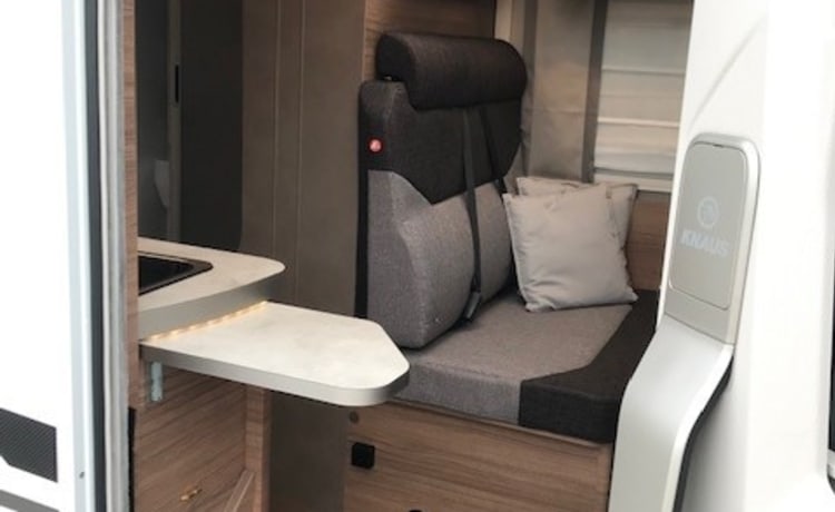 Knaus Van Ti 3p – Knaus Van Ti 3p semi-integrated from 2022 - air conditioning living area