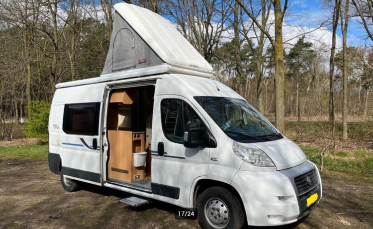 4p Adria Twin buscamper