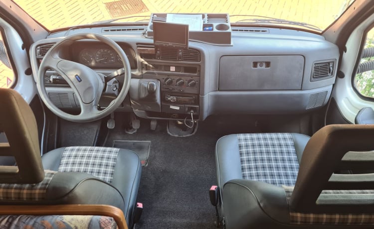 4p Fiat semi-integrated uit 1998