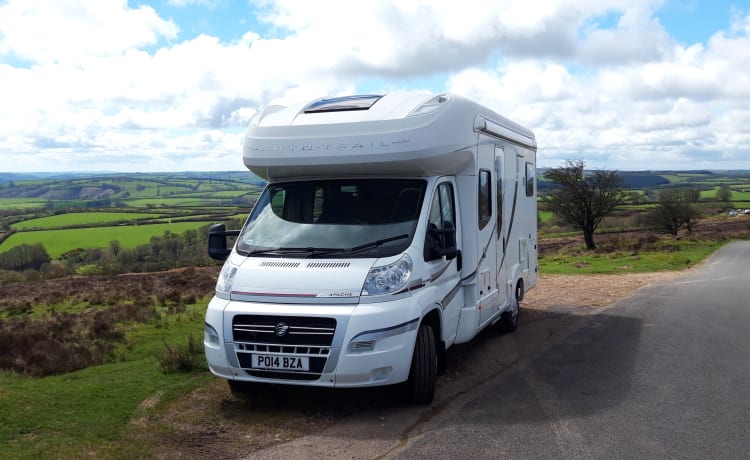 Albatross Mac – 4 cuccette Autotrail Apache 2014 pet friendly