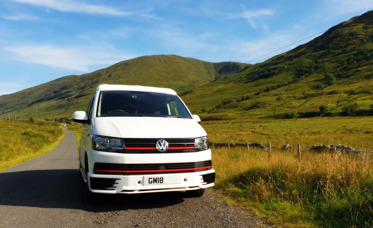 Wallace – High Spec 4-persoons VW T6 Camper in Derbyshire