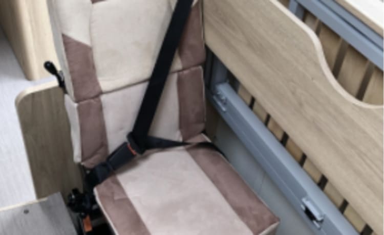 Kelsee – Kelsee 4 berth Elddis 155 Evolution Coachbuilt 2019