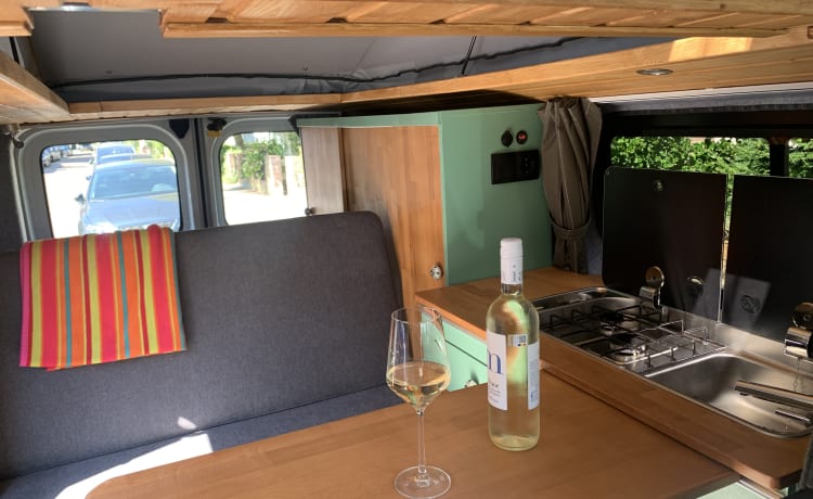 KIWI GOLD (6) – Renault Trafic Eco bus camper completamente autosufficiente
