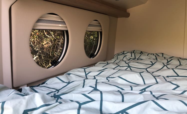 Exceptional 4 berth pop top family campervan from Malibu