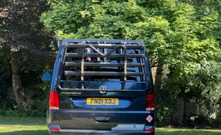 Georgie – ⭐️ BRAND NEW CONVERSION ⭐️ OFF GRID VW LUXURY CAMPER 