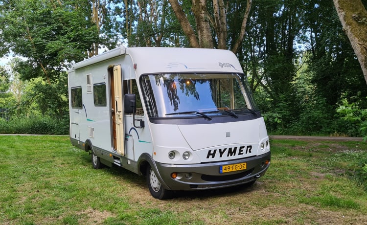 Camping-car familial pour 6 personnes. Intégrale Hymer de 2000