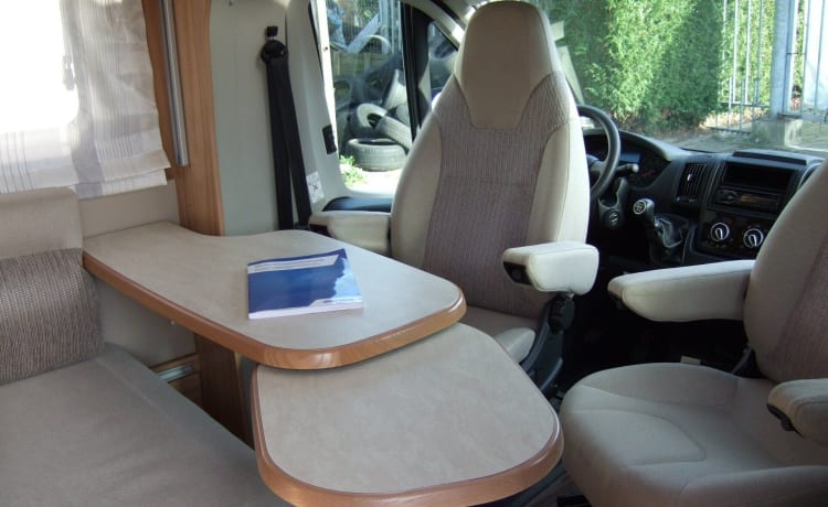 Zeer luxe en complete Hymer camper, neusje van de zalm