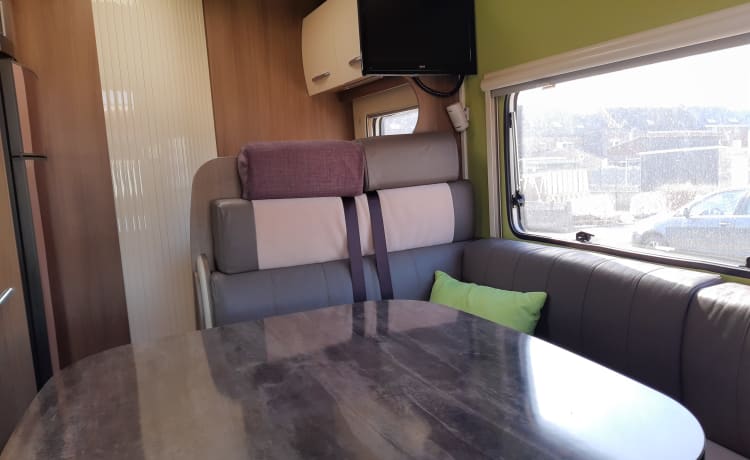 4p Chausson semi-intégré de 2013