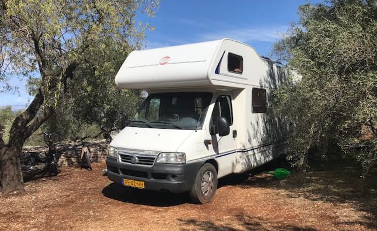 Joli camping-car familial spacieux à louer!