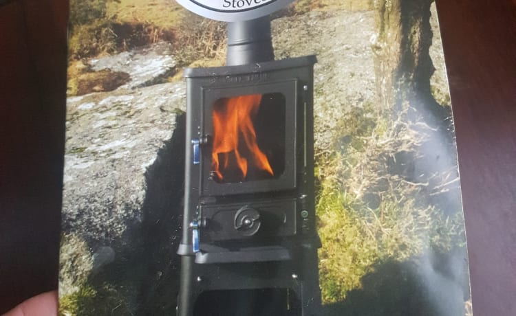 Maeve – Camper with wood stove