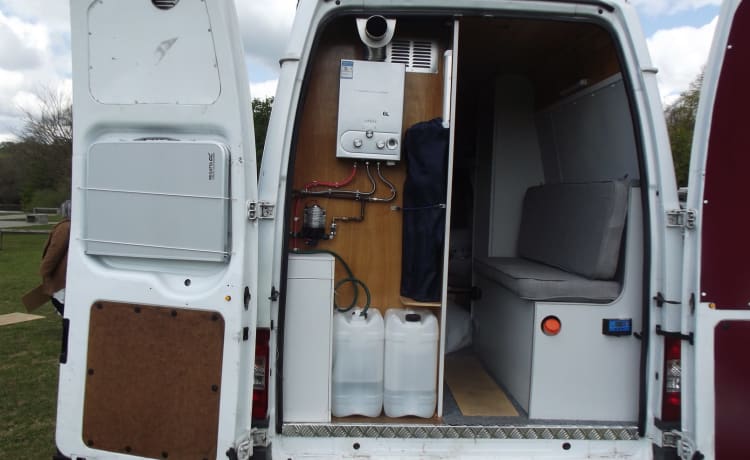 Gezinsvriendelijke off-grid camper