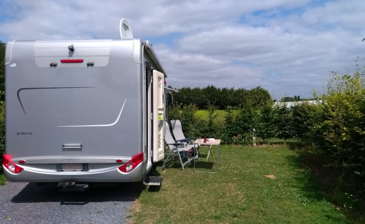 Hymer B 508 CL – Intérieur compact et très spacieux