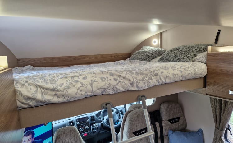 Lemur – 2022 Luxury 6 berth Swift Edge 486