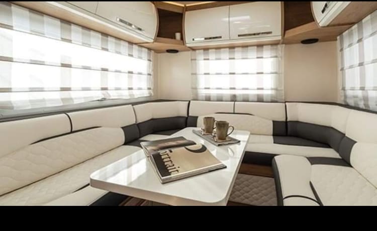 Roller Team  – Luxury Family Motorhome 👪 