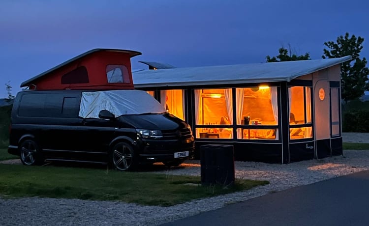 Black Beauty – Schwarze Schönheit, unser VW T6 Top-Transporter