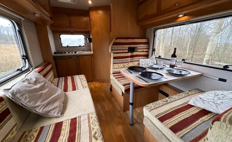 Camper Sharky perfect voor jouw avontuur – Incroyable Fiat Alcove 2007 5p 🚐 (Peut également être récupéré à Groningen)