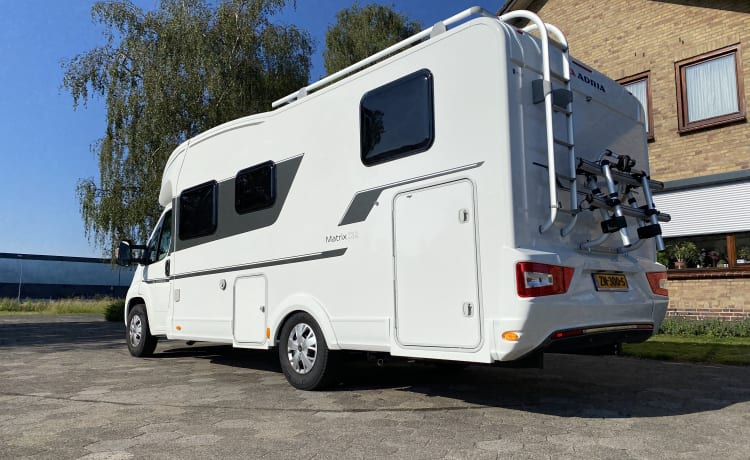 Adria matrix 670 SL model 2019 (4-5 pers/ complete. for holiday)