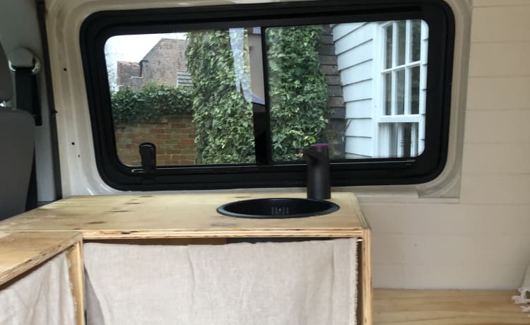 Pedi – Bespoke 2 berth VW Transporter 