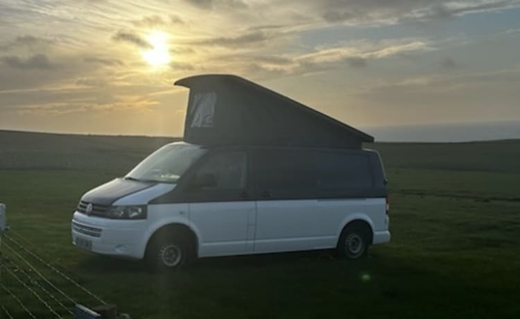 Blue Sky – Volkswagen camper met 4 slaapplaatsen uit 2010