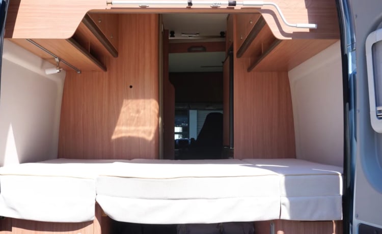 Knaus bus camper 4p with transverse bed and fold-down bed