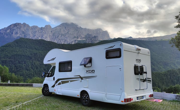 Coraggio – Camping-car familial pour 7 personnes idéal pour une escale libre