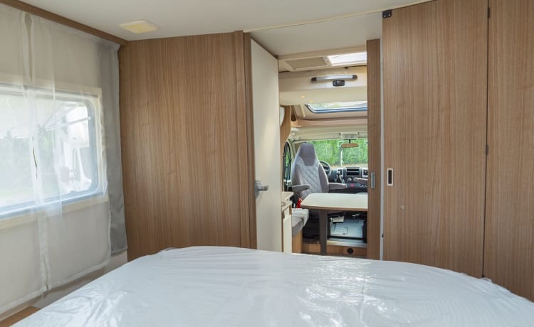 Carado T459 – Experience the freedom! (year 2021) Very spacious luxury - Queen bed - separate shower