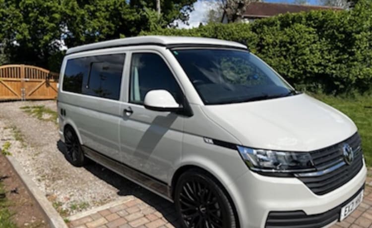 Vera – Volkswagen Transporter mit 4 Schlafplätzen