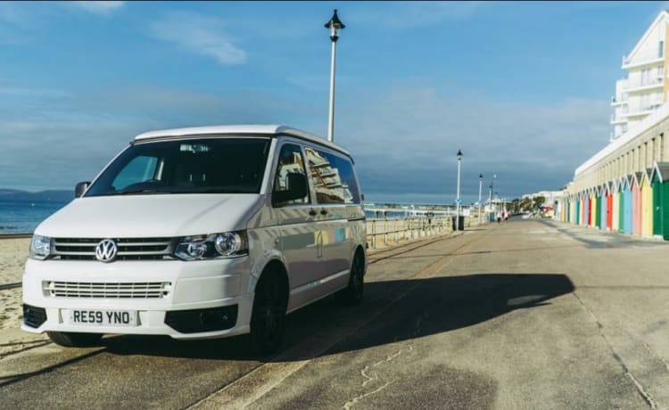 Barbarella – Gezellige VW T5-camper met 4 slaapplaatsen