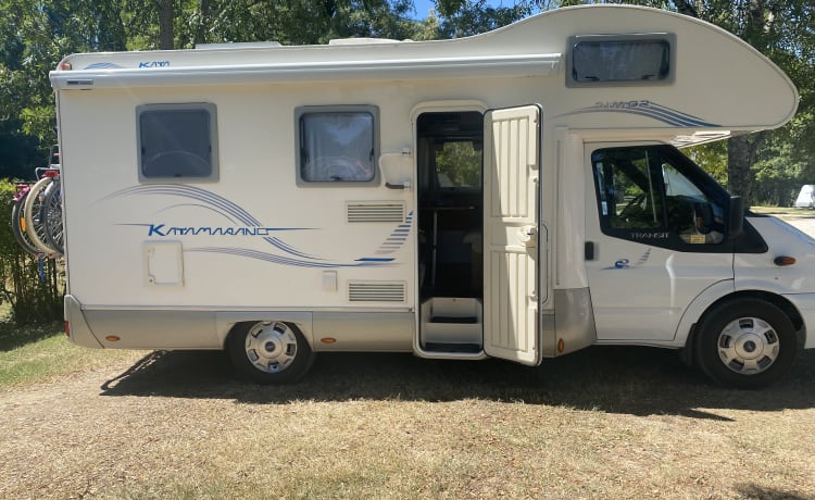 Camping-car familial 6 personnes Alcôve - Rimor