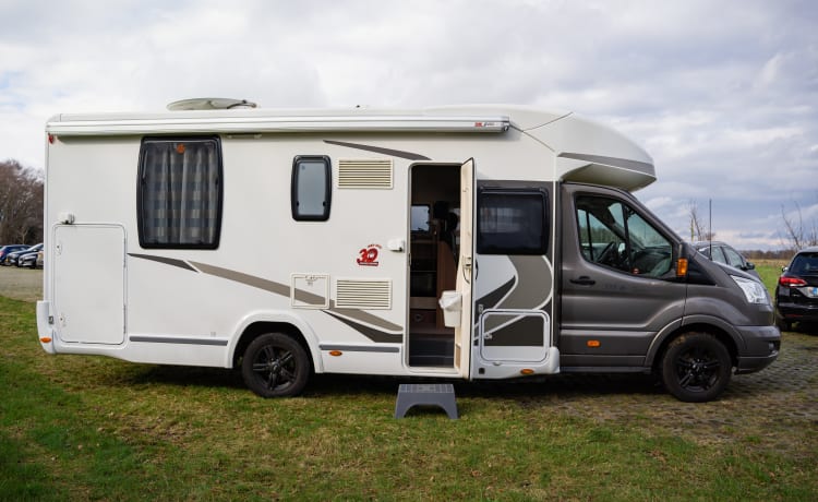 Luxe  4p camper – 4p Ford semi-integrated uit 2015