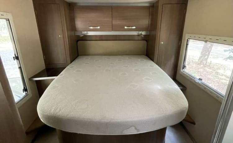 4-person Chausson semi-integrated from 2012