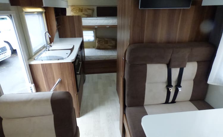 Ranulph  – 6 berth luxury with lots of added extras 