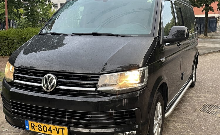 Camper Volkswagen compatto per 4 persone