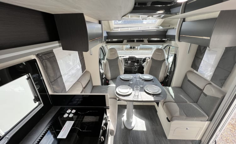 Duke – Chausson 2021 788 4-5 naissance avec chambre privée sur l'île et grand garage